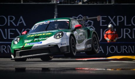 Frank Porté pilotant el seu Porsche