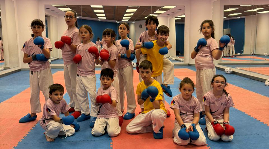 Una imatge dels joves karatekes (Karate Xavi Andorra)