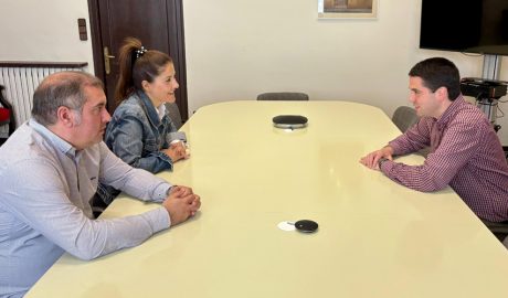 Ivan Sabaté, Cristina Morón, i al seu davant, Joan Barrera