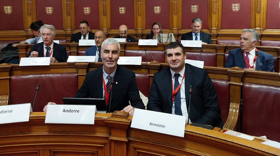 A l'esquerra, Marc Magallon (Consell General)