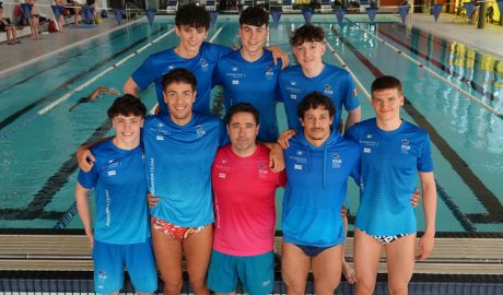 Els joves nedadors que han fet l'estada al Pas