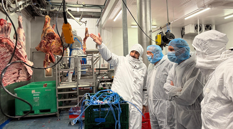 Carbonell i Crespin visitant Ecològica dels Pirineus (Subdelegació)