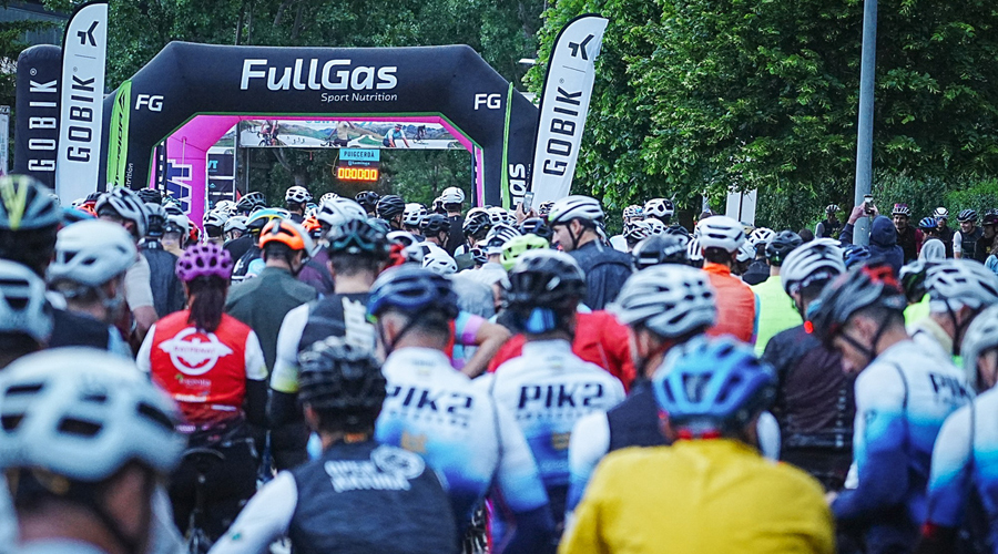 Ciclistes abans de la sortida d'una Marxa 3 Nacions by BWT. Foto: Organització