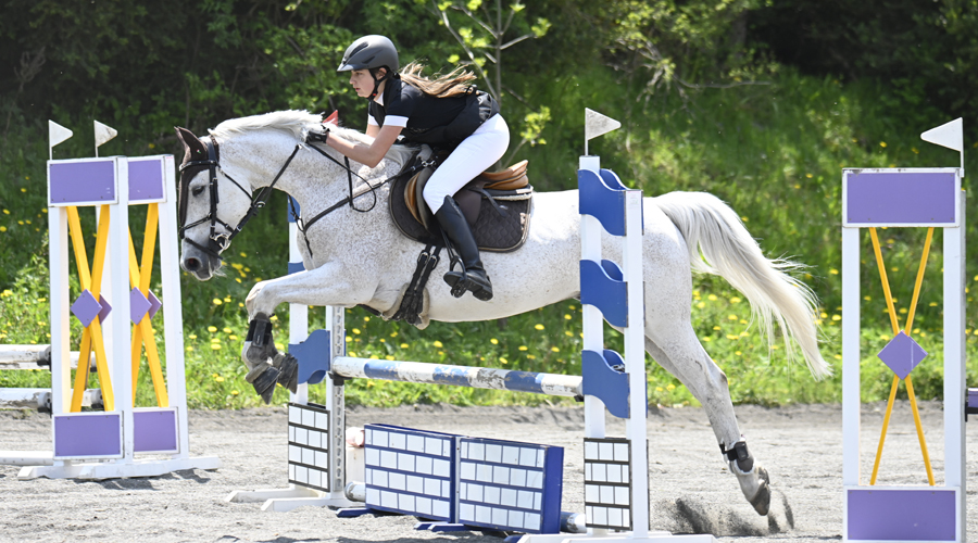 Ada Santiago amb Menghi (Federació Andorrana d'Hípica)