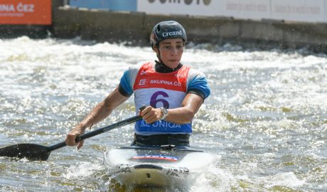 Mònica Doria competint a la final de canoa on ha estat 7a