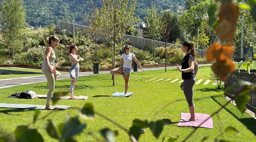 Ioga a la natura a Encamp. Foto: Comú