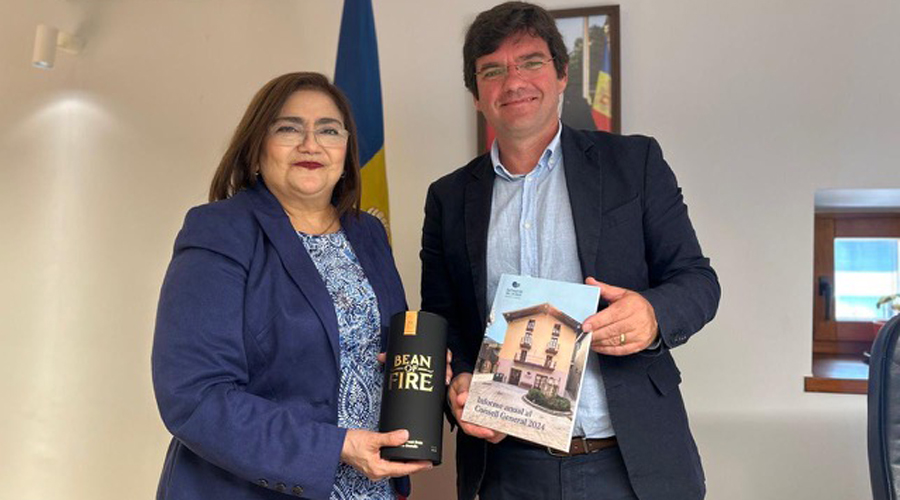 Raquel Caballero de Guevara i Xavier Cañada (Raonador del Ciutadà)