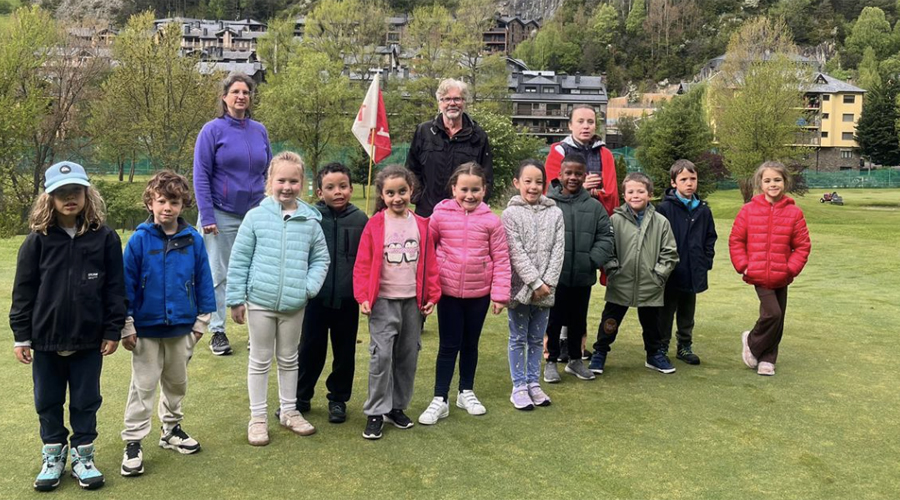 Els alumnes que han pres part en el bateig de golf (FGA)