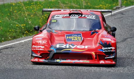 Edgar Montellà a l'interior del seu vehicle