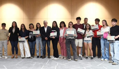 El nou premi pretén incentivar als escolars del país a parlar de les seves lectures