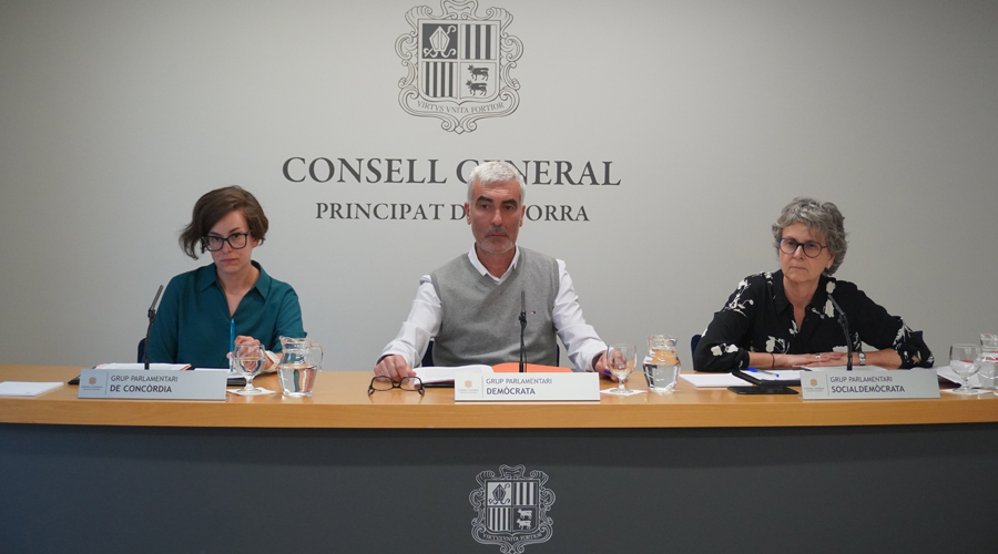 Núria Segués, Marc Magallon i Susanna Vela (Grup Parlamentari Demòcrata)