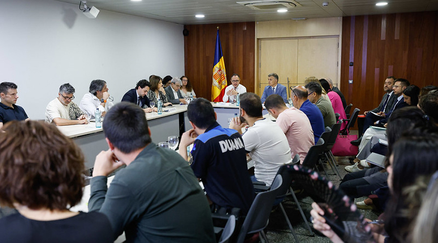 Reunió del Govern amb els sindicats de la funció pública (SFGA)