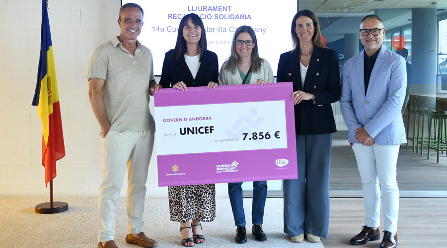 El lliurament del xec a Unicef Andorra (SFGA)