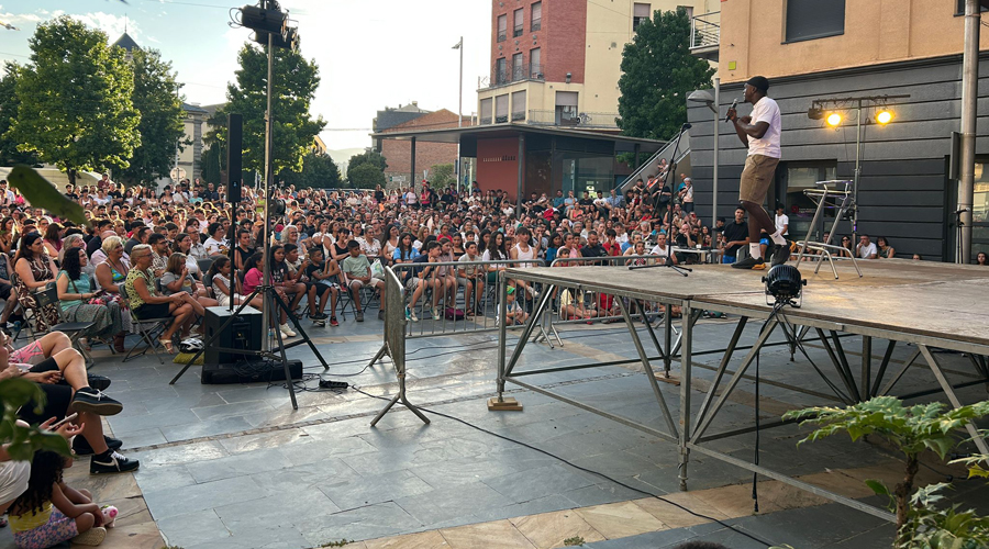 Una imatge de l'espectacle que va reunir centenars de persones (Aj. la Seu)