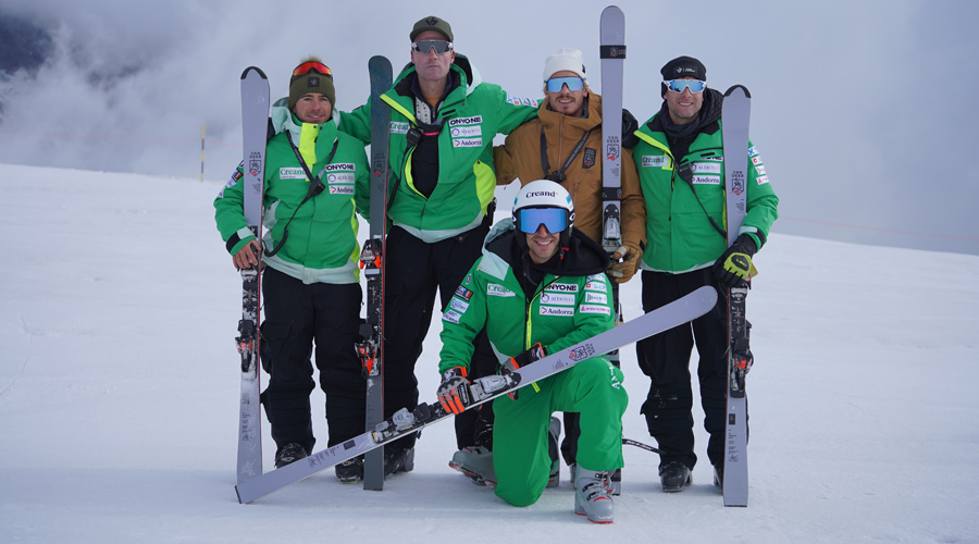 L'equip de Joan Verdú al complet, a Saas Fee. FOTO: FAE