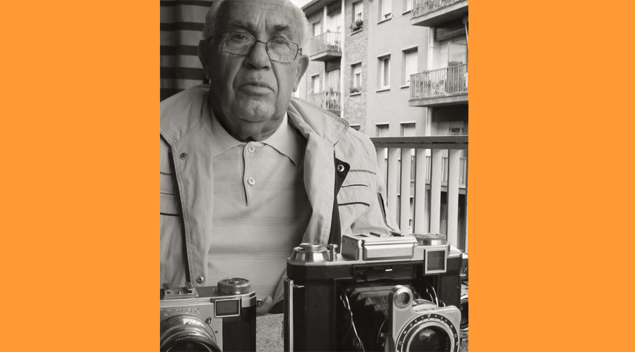 Miquel Planella amb un parell de càmeres