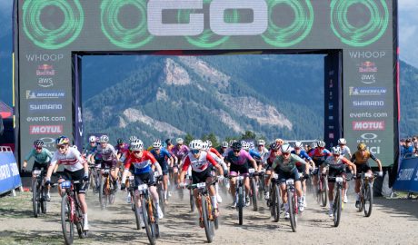 Sortida de la cursa femenina del cross-country short track Elit (XCC)