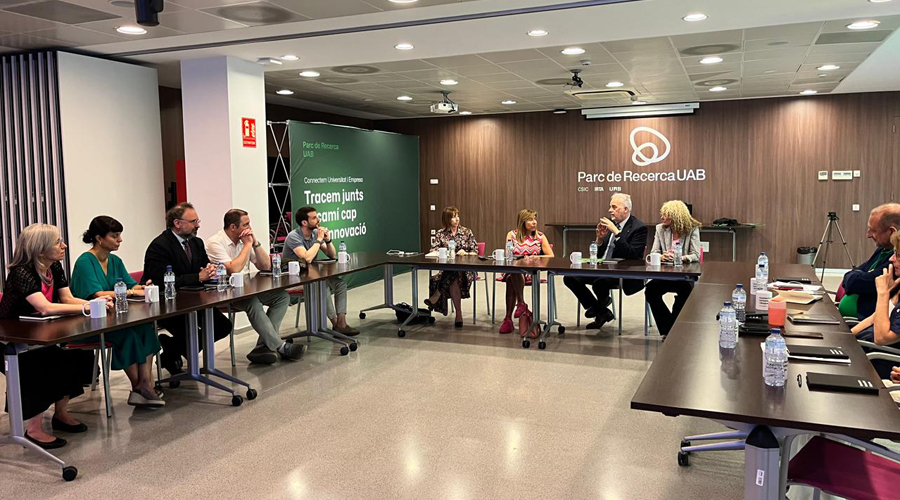 La delegació andorrana amb els responsables del Parc de Recerca de la UAB (SFGA)