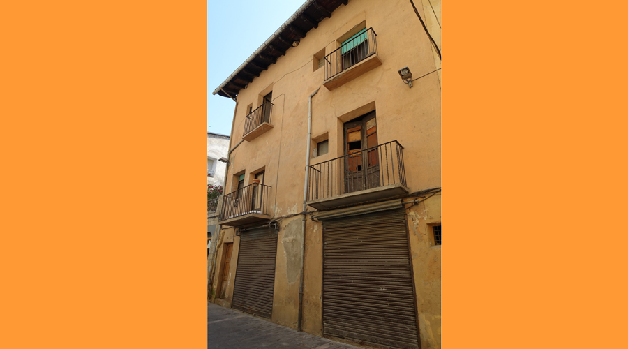 L'edifici Bonayre-2 al carrer dels Canonges (Aj. la Seu)