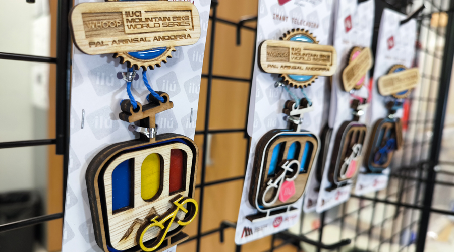 Imants de nevera elaborats per i&i Serveis (FPNSM)