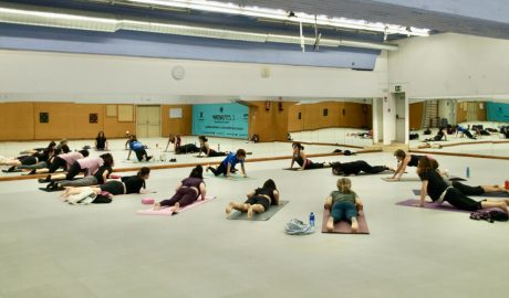 Classe de ioga a Encamp