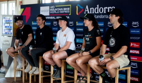 Els corredors durant la roda de premsa