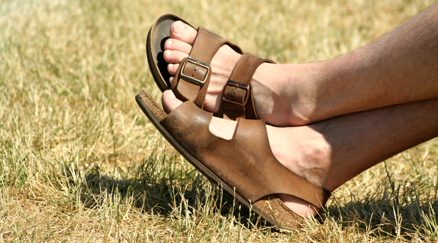 Unes sandàlies d'home per a l'estiu (AMIC)