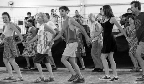 Una activitat de danses tradicionals amb Ivan Caro