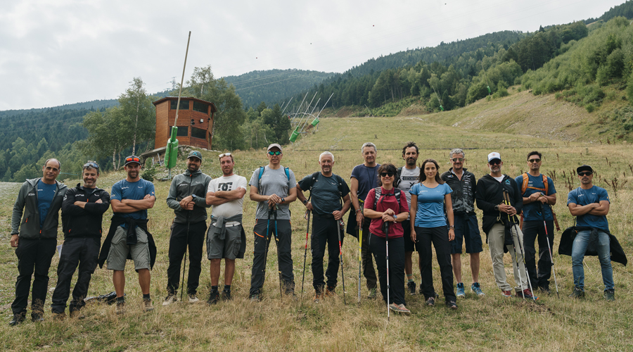 Els membres de la FIS amb representants del comitè organitzador. Foto: Cedida