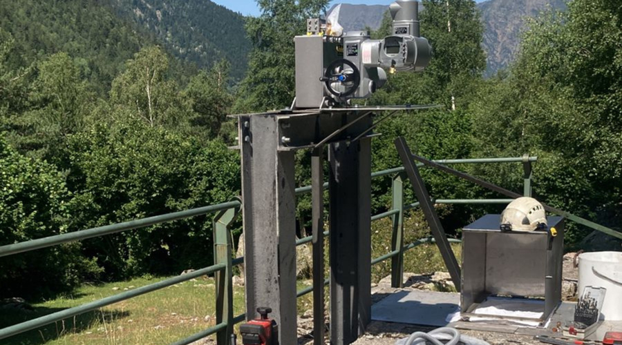 Sistema de control remot per a millorar la gestió de la comporta obrint i tancant a distància (FEDA)