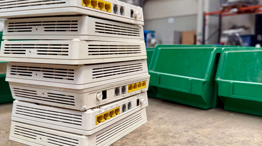 Els routers vells a les dependències de l'operadora (Andorra Telecom)