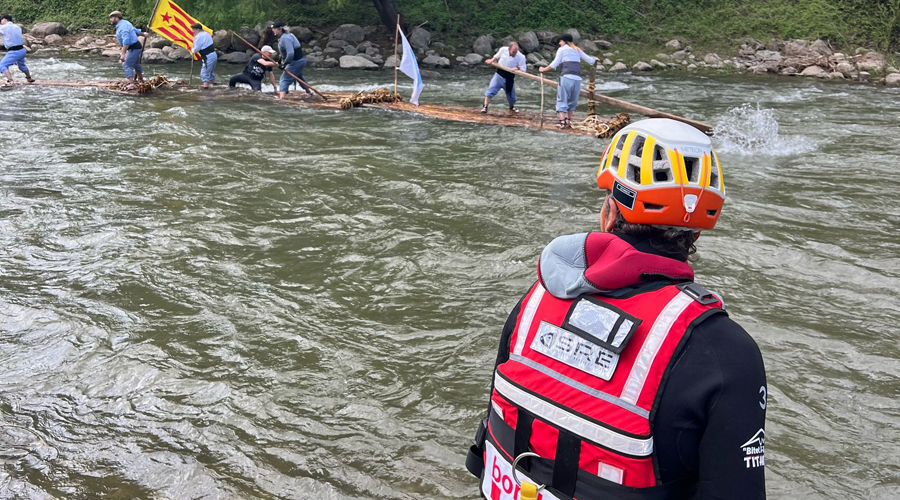 Bomber voluntari en una activitat a Coll de Nargó (Foto: Bombers Nargó)