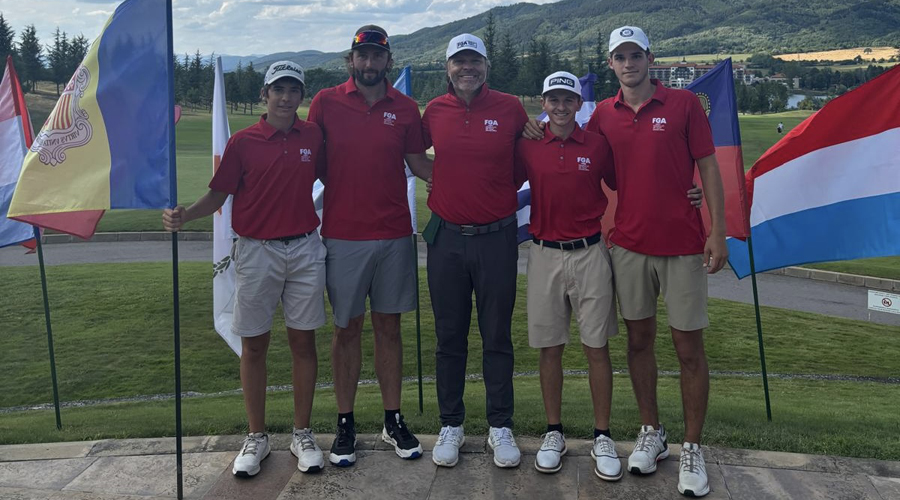 L'equip nacional de golf desplaçat a Bulgària (FGA)