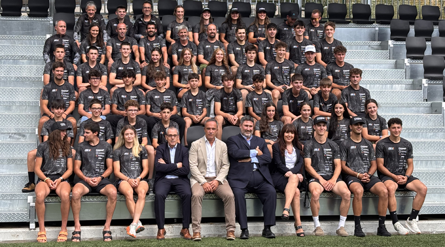 Tots els equips de la Federació en una fotografia realitzada a Ordino (FAE)