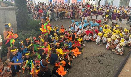 Els infants en l'acte del pregó infantil de Festa Major a la Seu