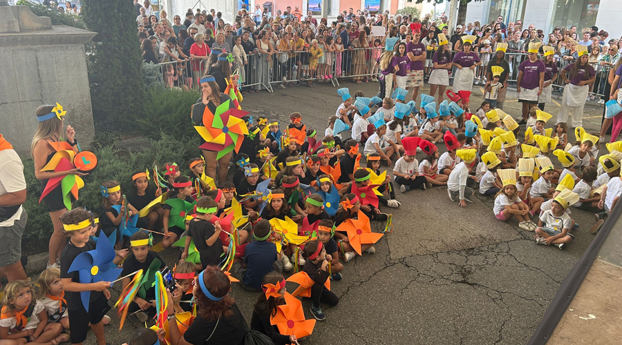 Els infants en l'acte del pregó infantil de Festa Major a la Seu (Aj. la Seu)