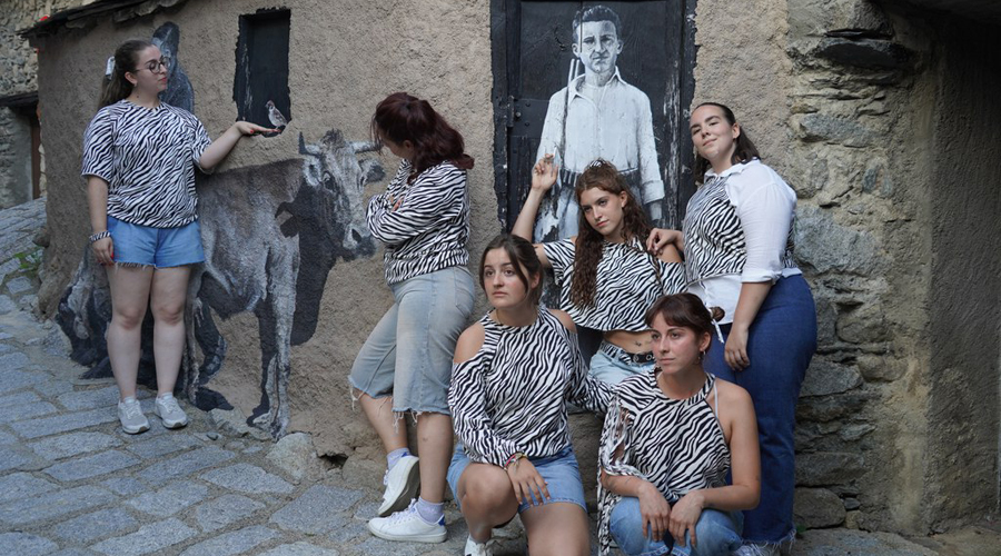 Teatre de carrer i dansa a la Mosquera (Comú d'Encamp)