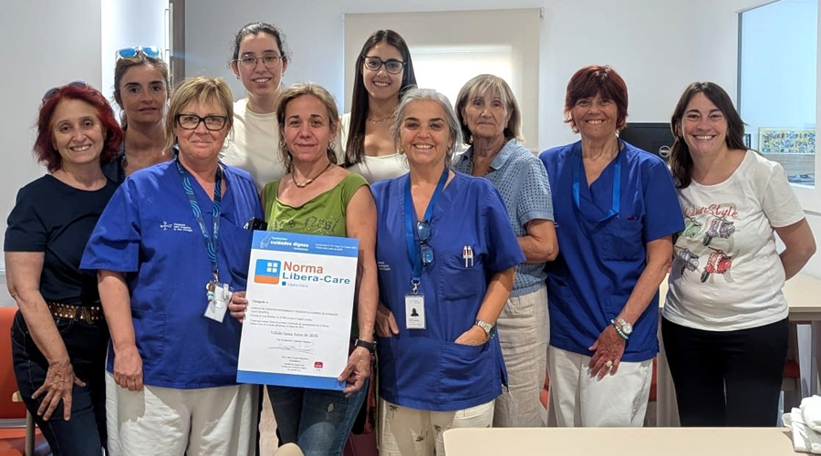 Les professionals del Sant Hospital celebren l'obtenció de la certificació Libera Inicio (Foto: FSH)