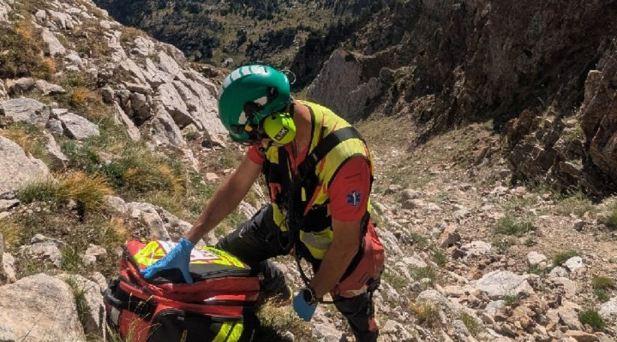 Actuació de rescat del GRAE a prop del refugi d'Airoto (Foto: Bombers Generalitat)