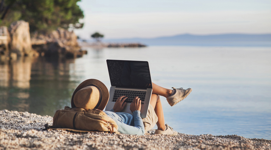 Força gent no pot fer vacances a l'estiu (AMIC)