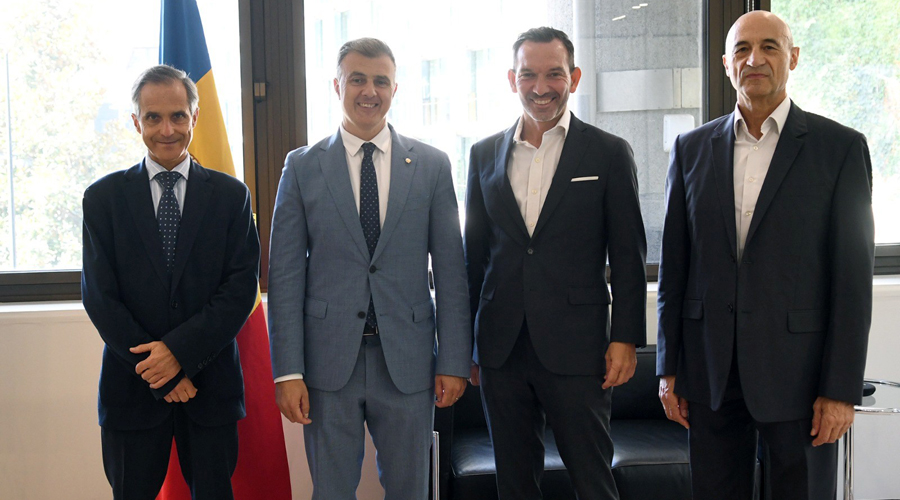 Els càrrecs que han formalitzat la signatura de l'acord de col·laboració (SFGA)