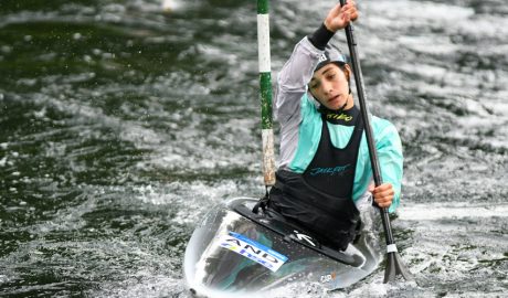 Mònica Doria competint en caiac a Augsburg