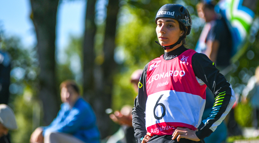 Posat de reflexió en la cara de Mònica Doria (FACC)