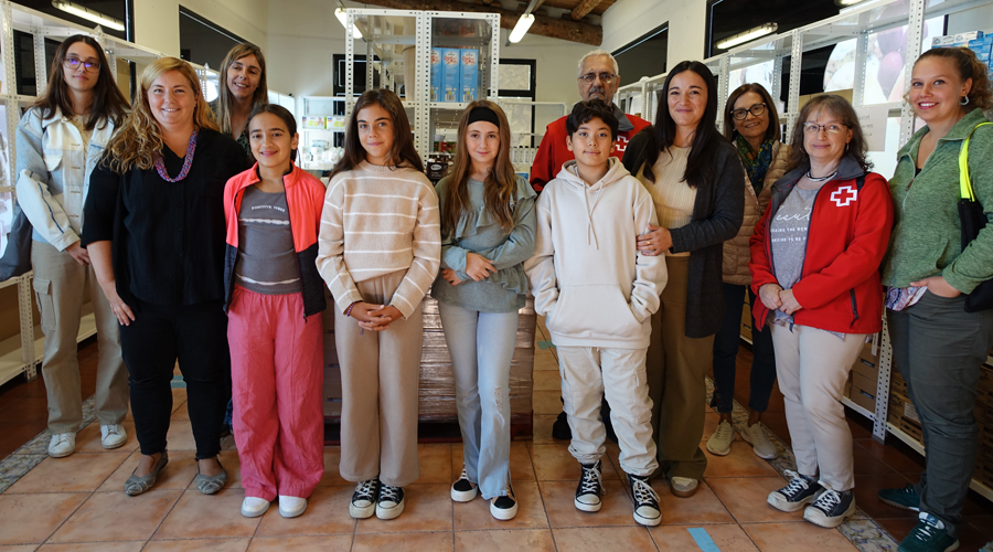 La representació dels alumnes de la ZER Urgellet al Banc dels Aliments de la Seu i comarca (Aj. la Seu)