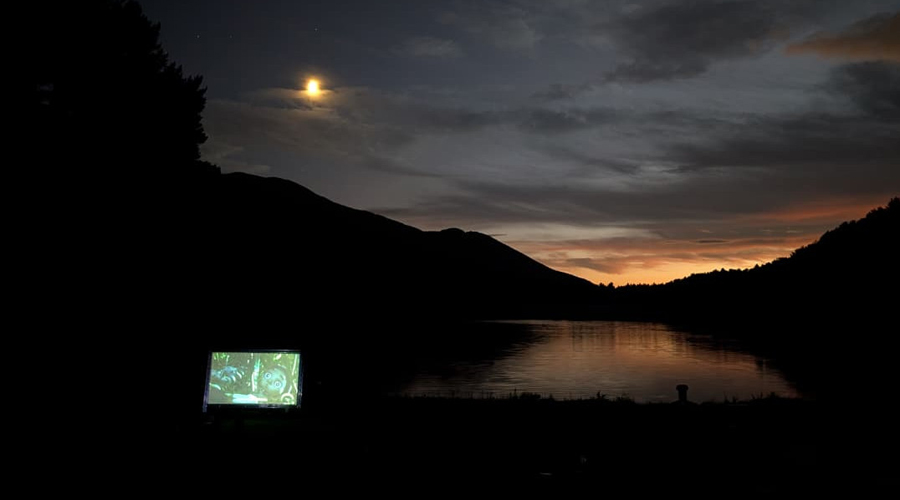 Sessió de cinema a la vora del llac d'Engolasters (FEDA Cultura)
