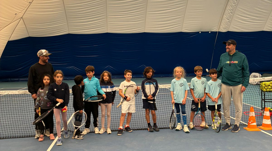 Alguns dels infants que han participat al Circuit de Tennis d'Andorra (FAT)