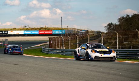 A la dreta, Frank Porté, pilotant el seu Porsche