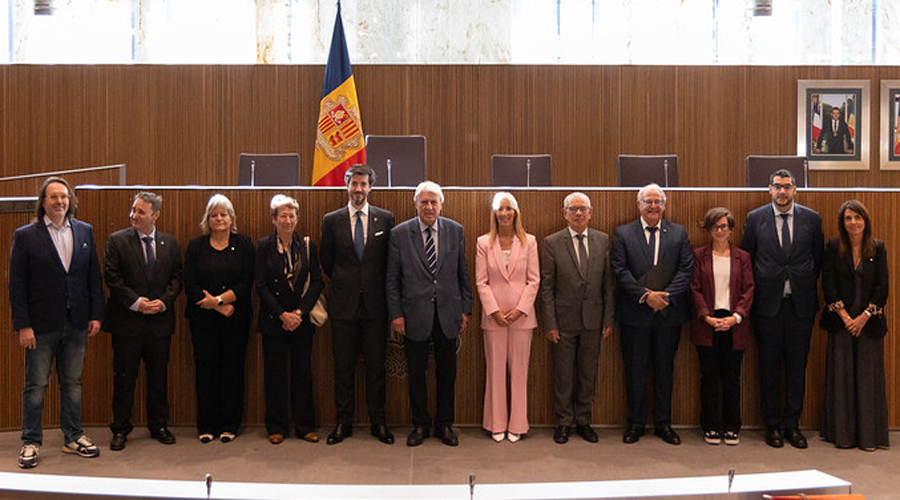 Foto de família del Grup d’Amistat Andorra-França entre el Consell General i el Senat francès (Consell General)