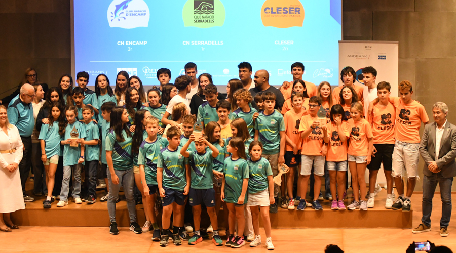 Foto de família de la Nit de la Natació (FAN)