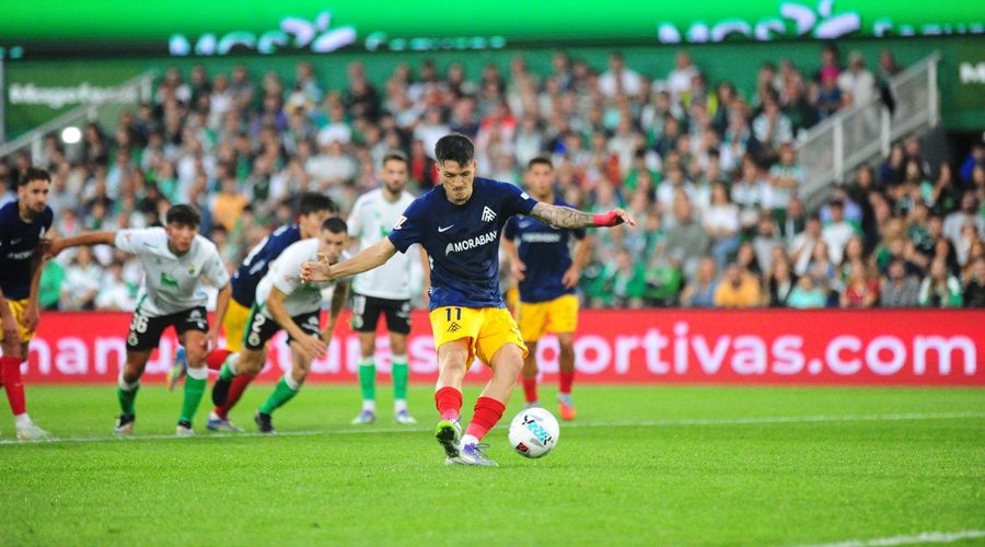 Gol de penal transformat per Lauti (FC Andorra)